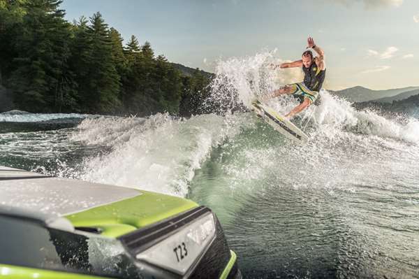 2016-T23_wakesurf-rider2_lowres